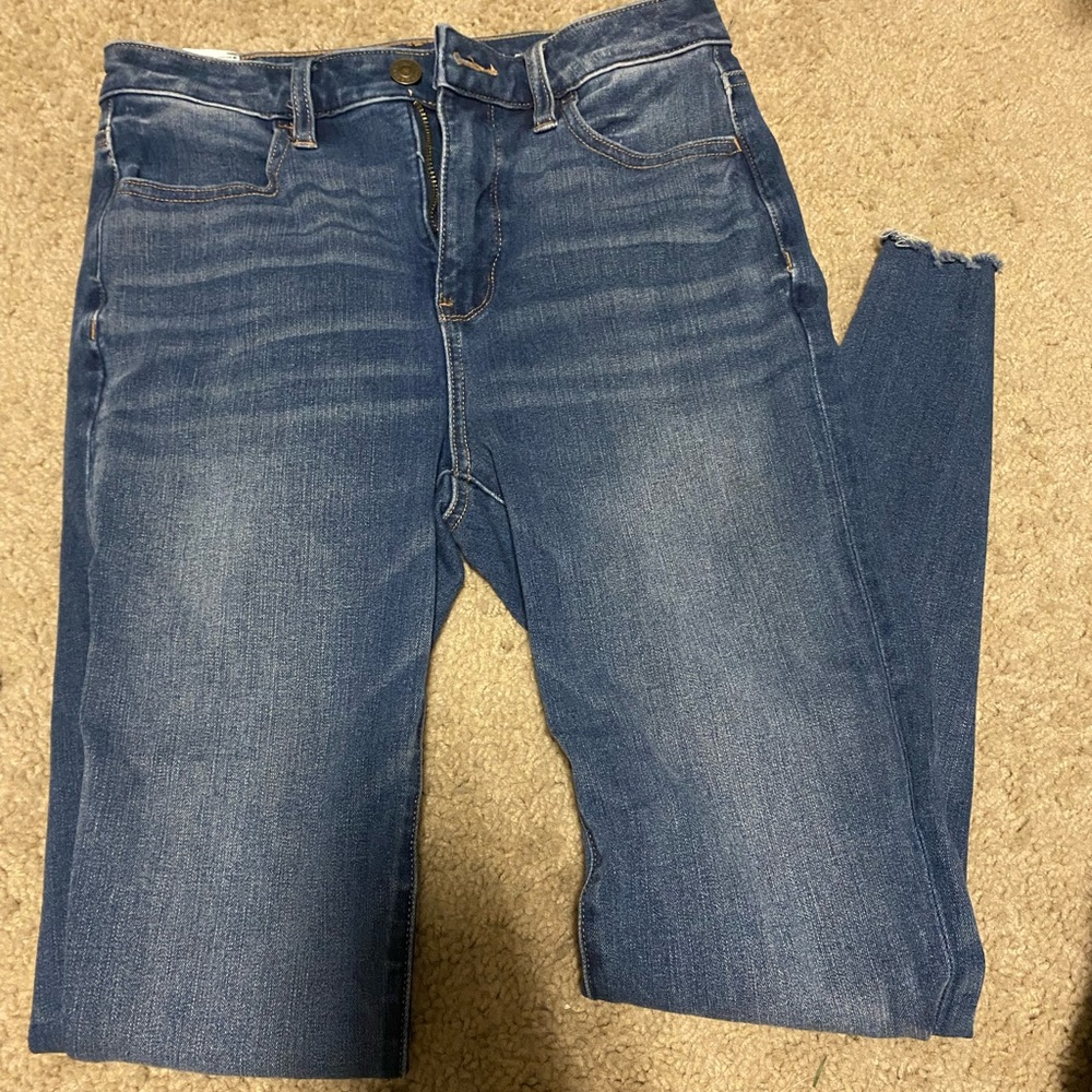 American Eagle Size 2 stretchy High Rise Dream Jean